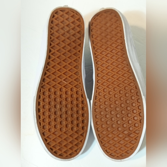 Vans 721356 Glow In The Dark, Custom Painted, Woman Size 8. - Picture 9 of 12